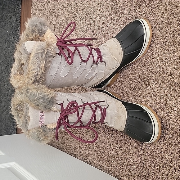 ultimate terrain Shoes - Gently used ultimate train size 8 waterproof Winter boots